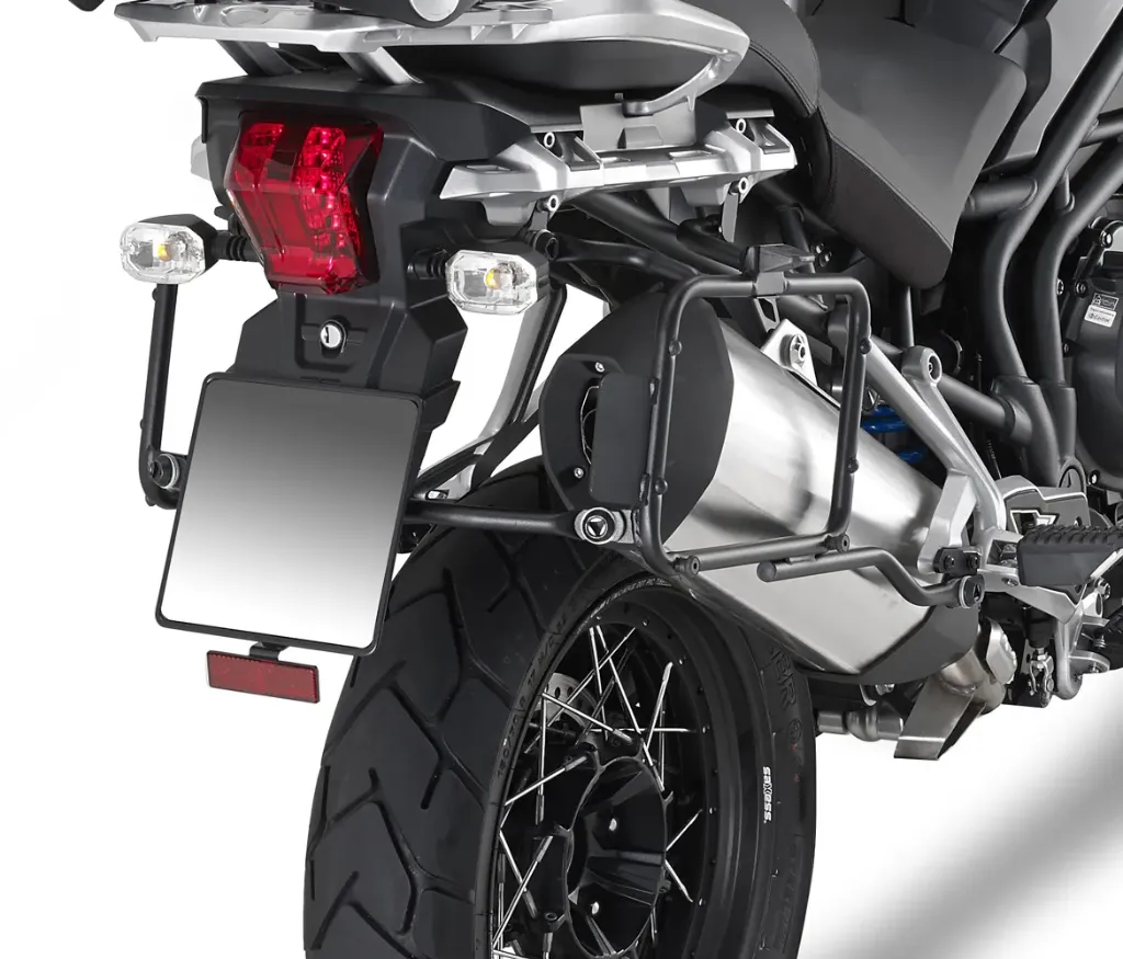 KIT ANCLAJE LATERAL PL6408CAM GIVI